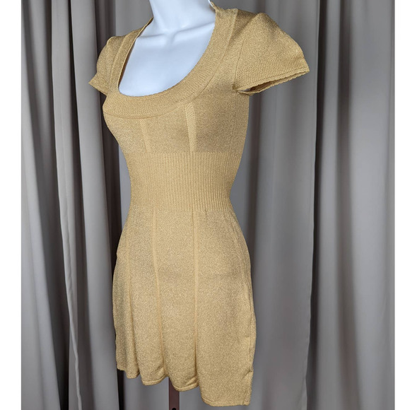 Elegant Gold Women's Dress - Picture 3 of 9